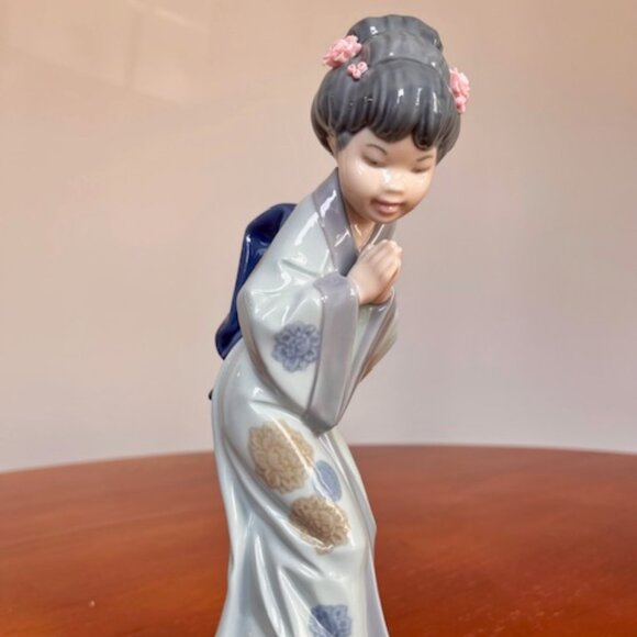 Lladro 4989 Sayonara Porcelain Figurine Japanese Girl Geisha Retired - Picture 1 of 11